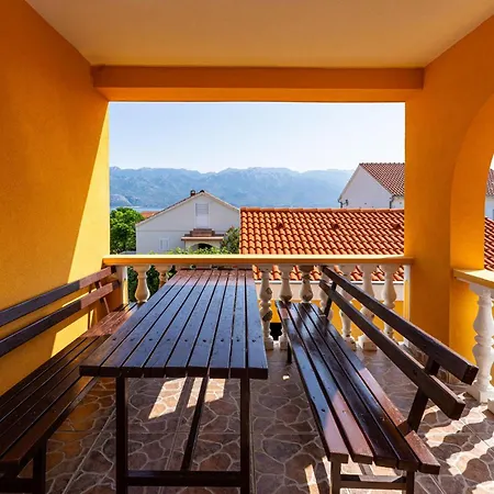 1 Bedroom Cozy In Ražanac