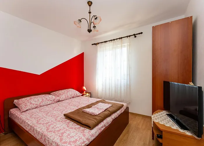 Apartamento Stunning In With Wifi Ražanac