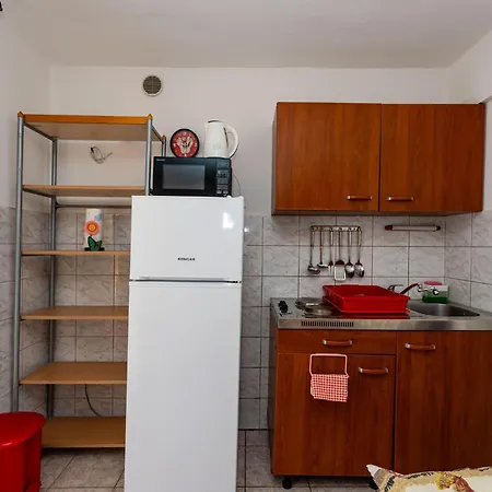 Apartman 1 Bedroom Cozy In Ražanac