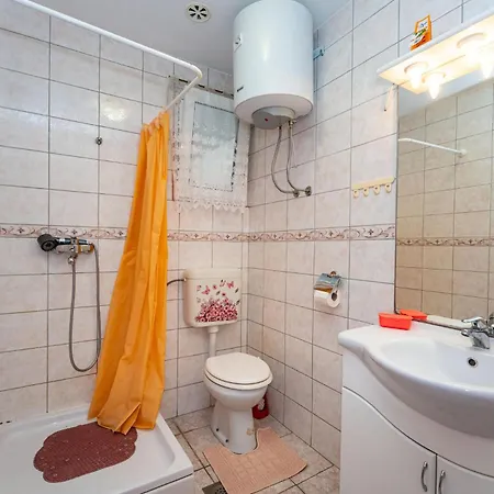 1 Bedroom Cozy In